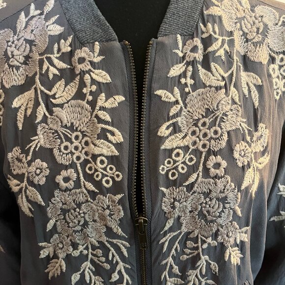 Johnny Was Grey Silk Bomber Jacket with White Floral Embroidery EUC - Picture 11 of 13